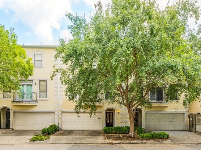 Building Photo - 3511 Yupon St