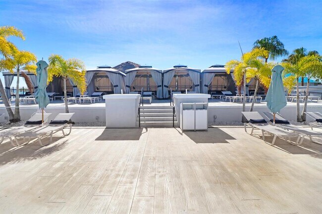 Building Photo - 31894 BLUE PASSING Loop