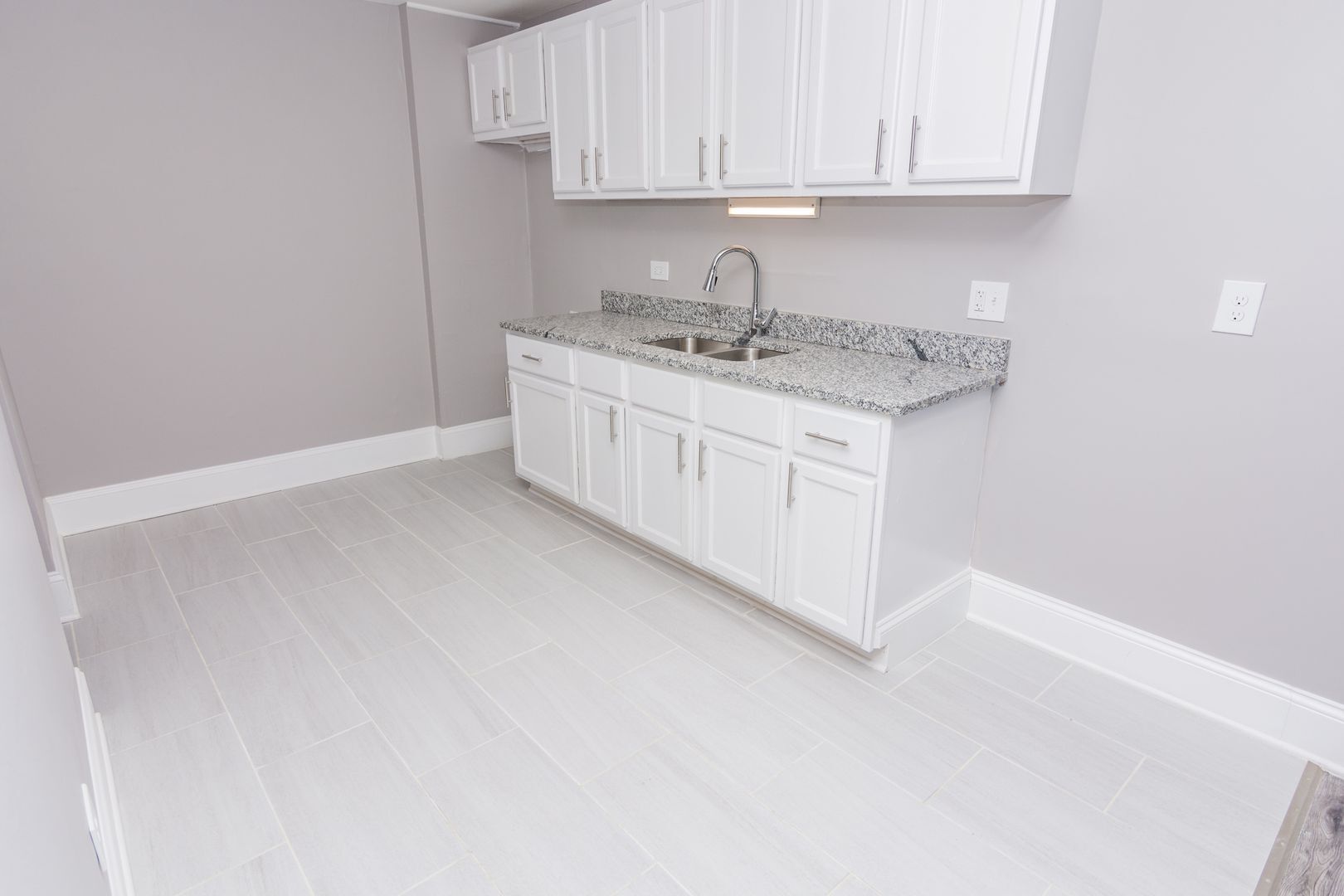 Building Photo - 7620 S Stewart Ave