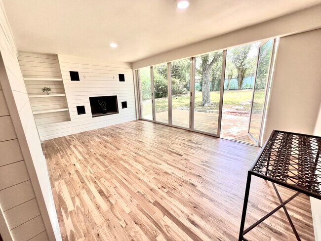 Building Photo - 118 Shannon Lee St