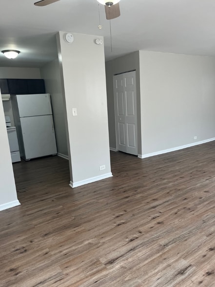 Building Photo - 4300 W Ford City Dr