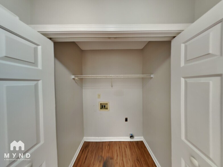 Building Photo - 7153 Kimlee Cove