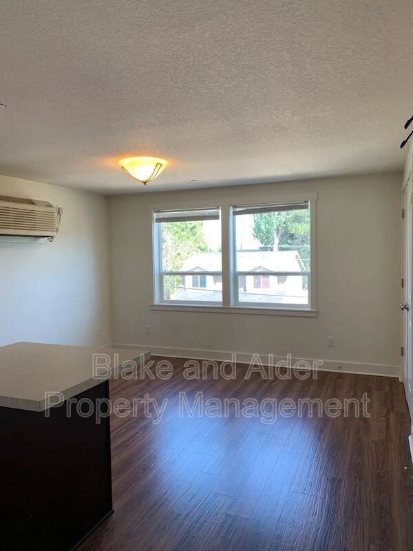 Building Photo - 8211 N Montana Ave