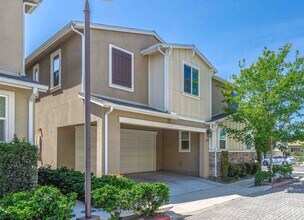 Building Photo - Modern, Move-In Ready Home with Attached 2-Car Garage