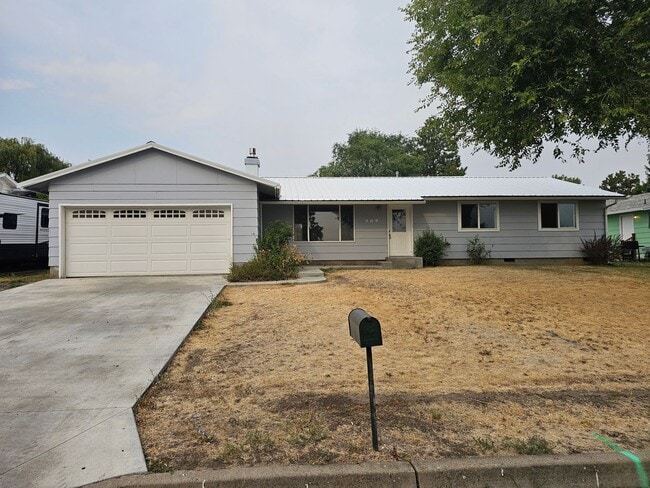Primary Photo - 208 Aquarius Way