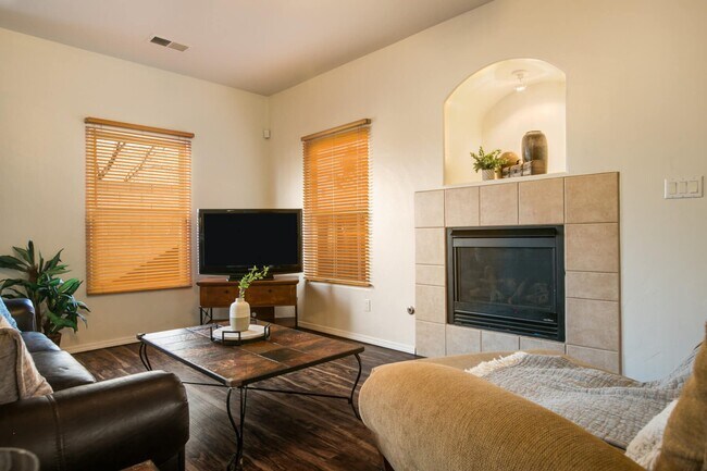 Building Photo - 3432 Del Agua Ct NE