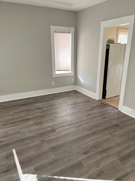 Building Photo - 524 25th St