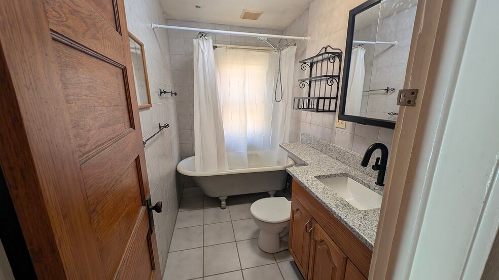 Building Photo - 1973 W 44th St