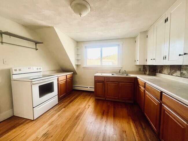 Building Photo - 577 Highland Ave