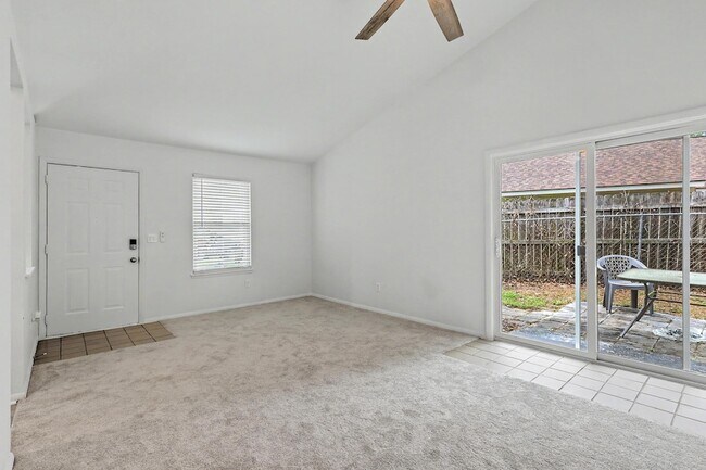 Building Photo - 104 Tweed Ct
