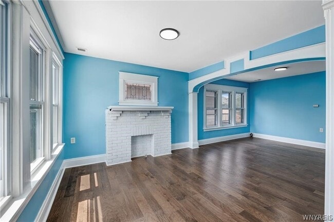 Building Photo - 266 Lasalle Ave