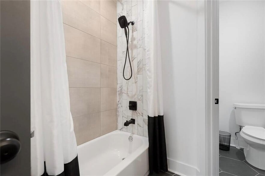 Building Photo - 255 Mathewson Pl SW