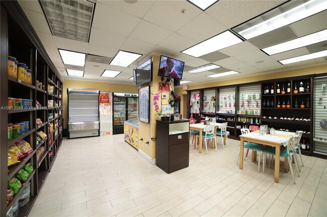 Building Photo - 3901 S Ocean Dr