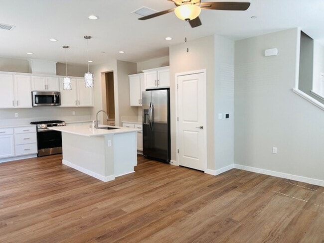 Building Photo - $2,495 Tesoro Viejo, Award Winning Communi...