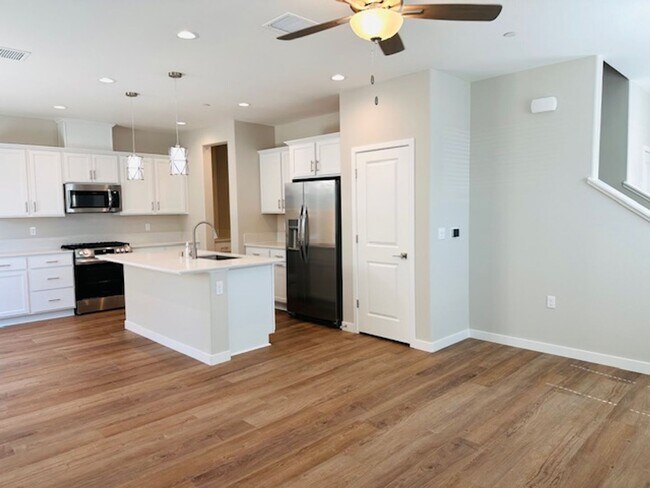 Building Photo - $2,795 Tesoro Viejo, Award Winning Communi...