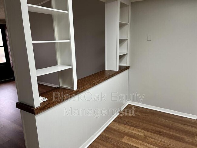 Building Photo - 112 Slate Run