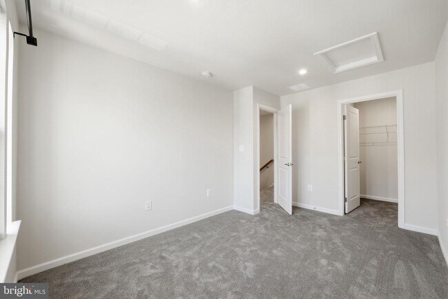 Building Photo - 8718 Stevenson Ln