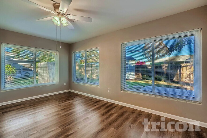 Building Photo - 2020 Magnolia Dr