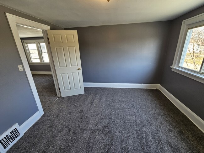 Building Photo - 4004 E 147th St