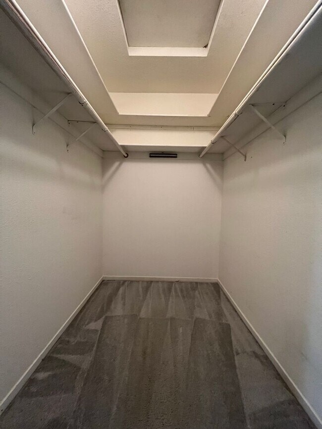 Building Photo - Now Available! In Madera Ranchos