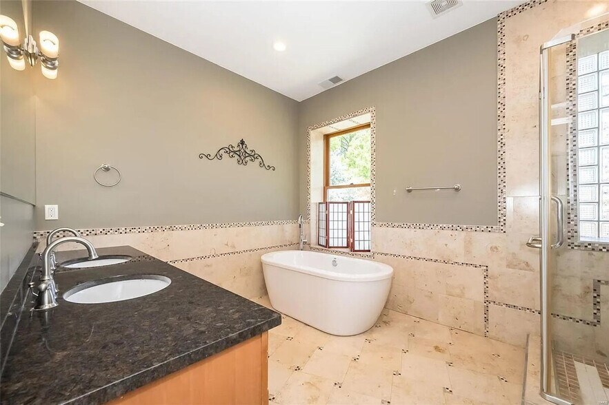 Building Photo - 6114 Washington Blvd