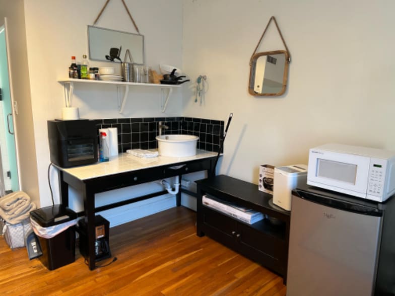 Building Photo - 118 2nd St SW