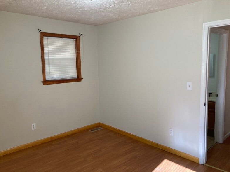 Building Photo - 119 Betterley Pl