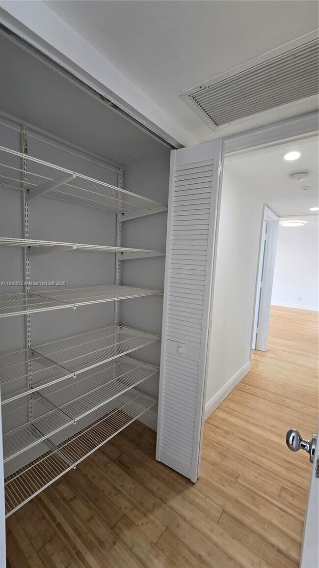 Building Photo - 5600 Collins Ave