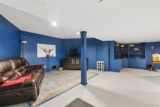 Building Photo - 2 Red Creek Cir