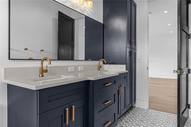 Building Photo - 1814 Barker Dr