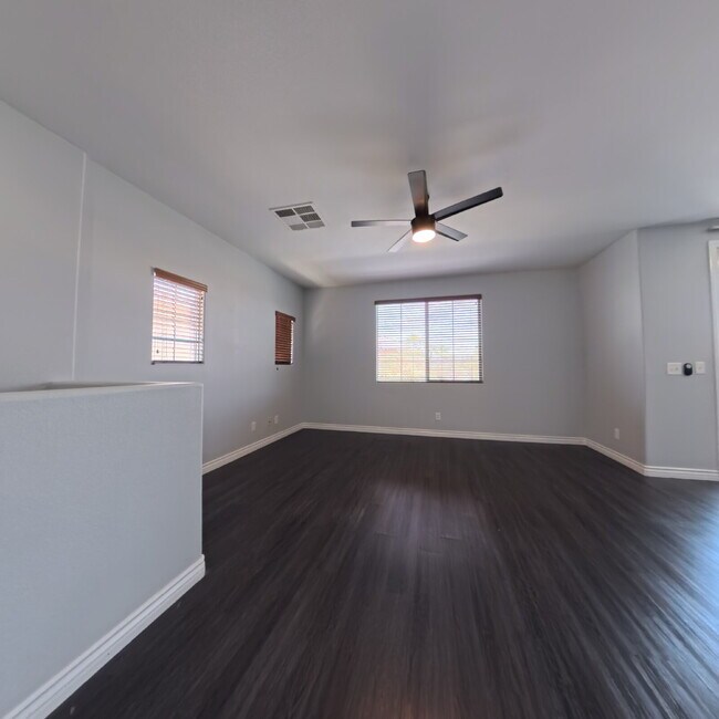 Building Photo - Spacious 2-bed 2-bath with Attached Car Garage at Tripoly!