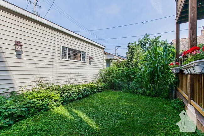 Building Photo - 1 bedroom in Chicago IL 60622