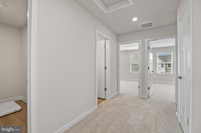 Building Photo - 21 Lyriq Ct