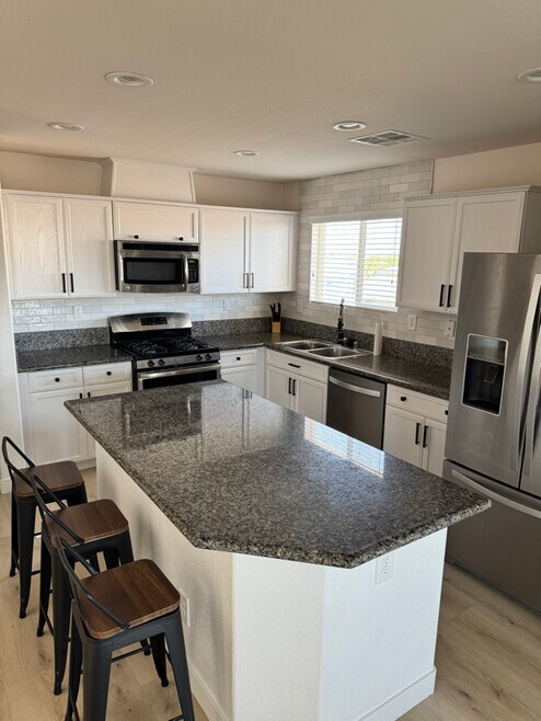 Building Photo - 7250 Sterling Rock Ave