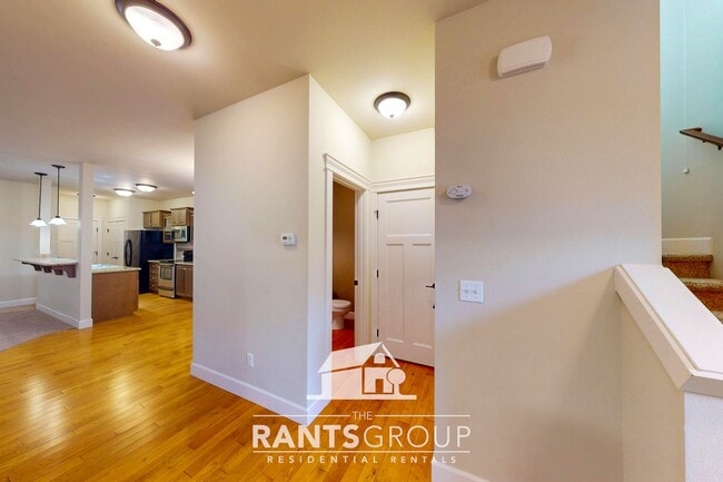 Building Photo - Spacious 3-Bedroom Home in Lacey's North T...