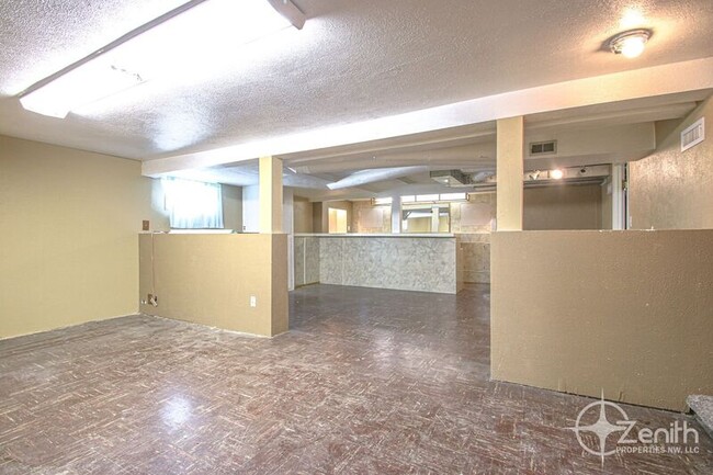 Building Photo - 308 NW 45th St