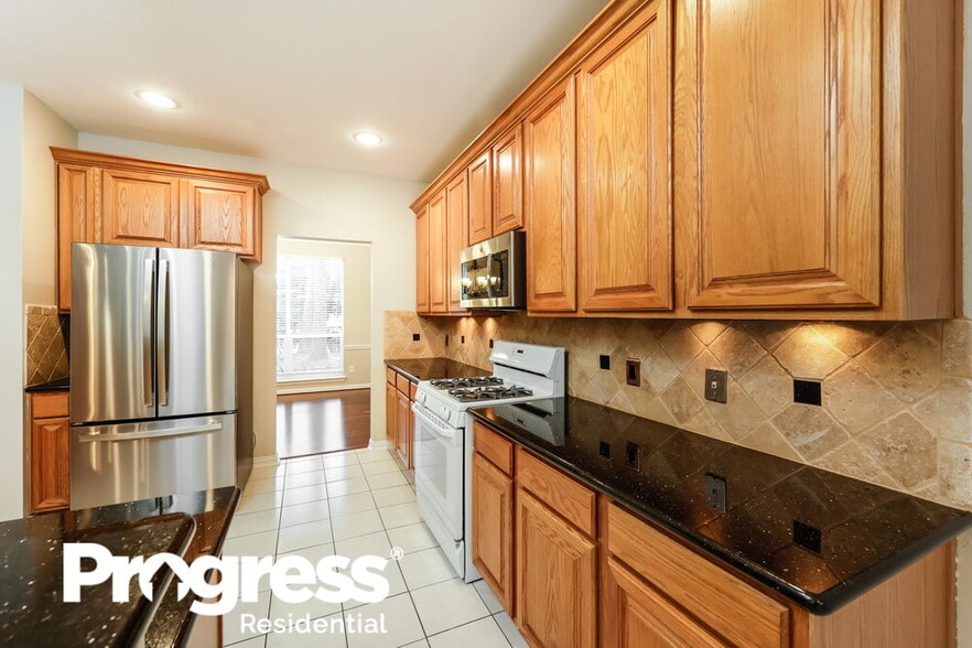 Building Photo - 8835 Vista Springs Dr