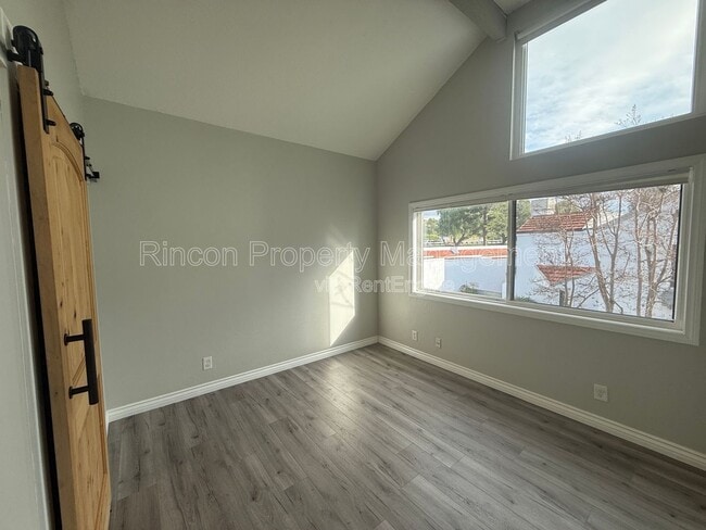 Building Photo - 1231 Tivoli Ln