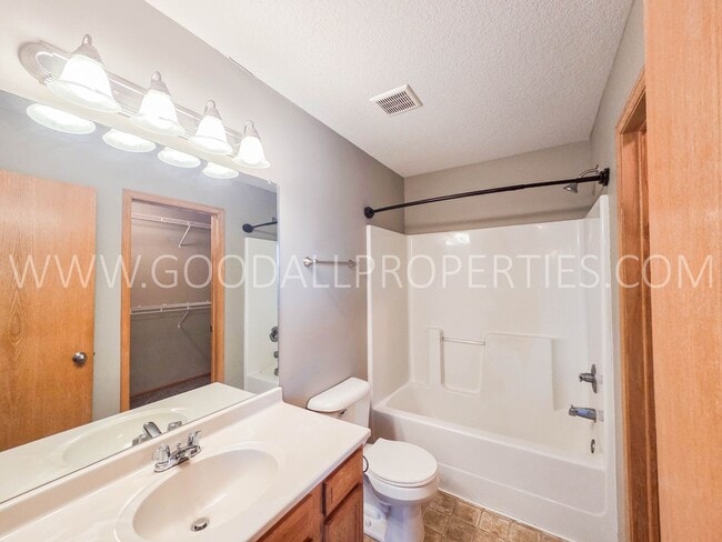 Building Photo - Urbandale Home in Waukee Schools with Office, Fireplace & 2-Car Garage