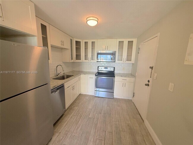 Building Photo - 5750 Collins Ave