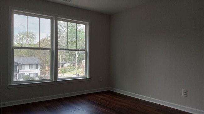 Building Photo - 2156 Park Terrace