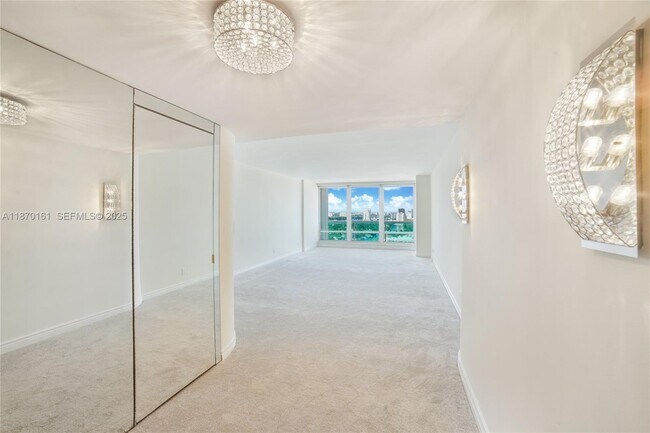 Building Photo - 2100 S Ocean Ln