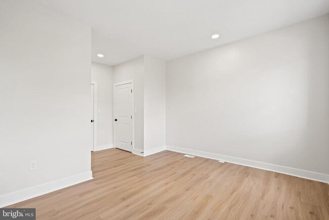 Building Photo - 711 McCabe Ave