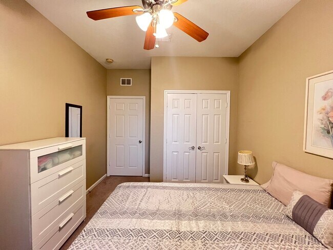 Building Photo - The perfect home waiting for you! FULLY FU...