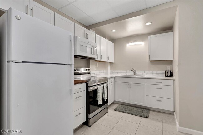 Building Photo - 1282 Belaire Ct