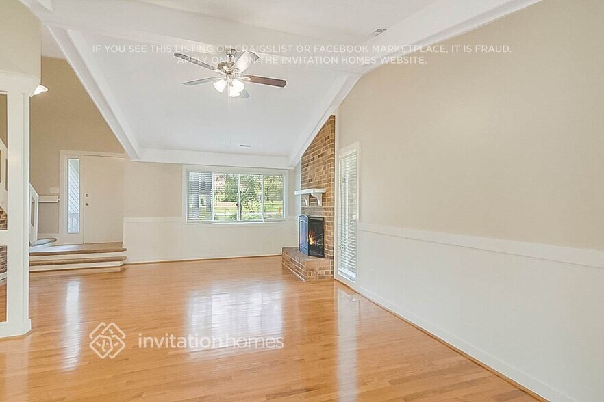 Building Photo - 911 Buckingham Rd