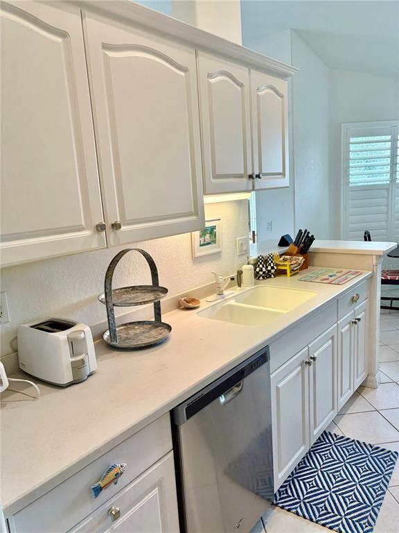 Building Photo - 703 Casa Del Lago Way