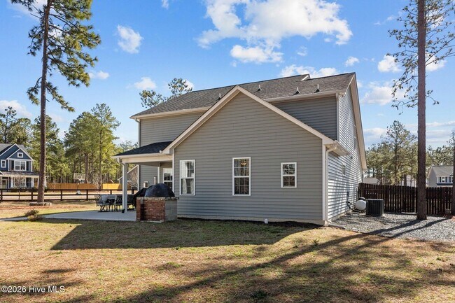 Building Photo - 217 Thistleberry Dr