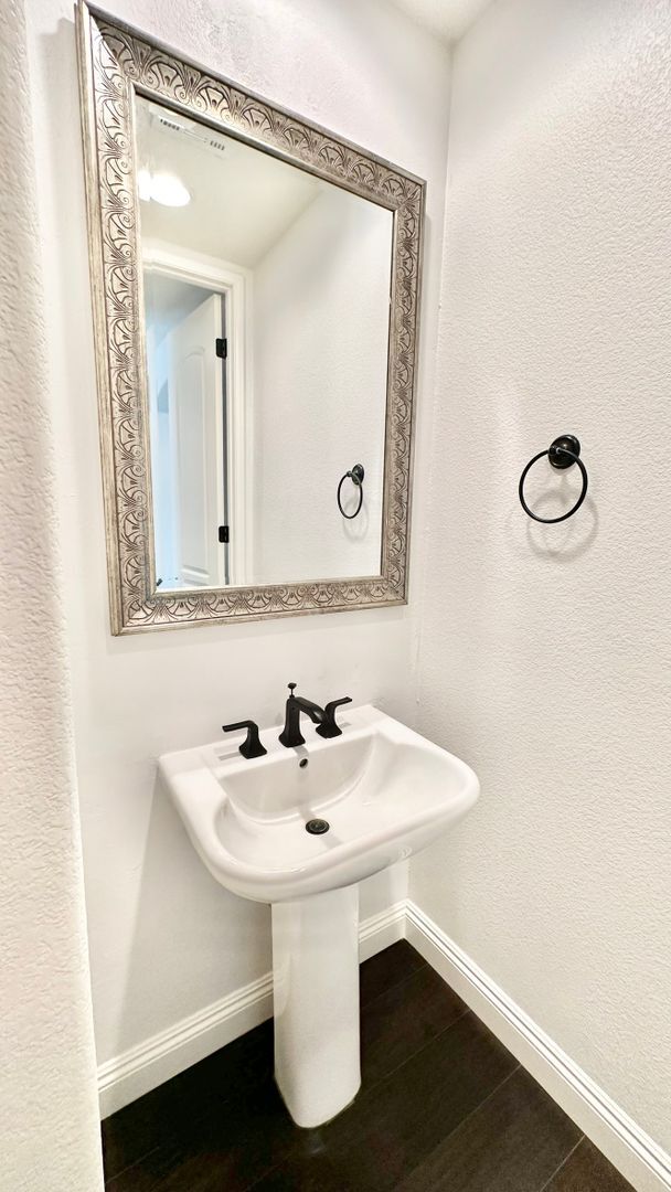 Building Photo - Beautifully Updated Two-Story Home in Lake...