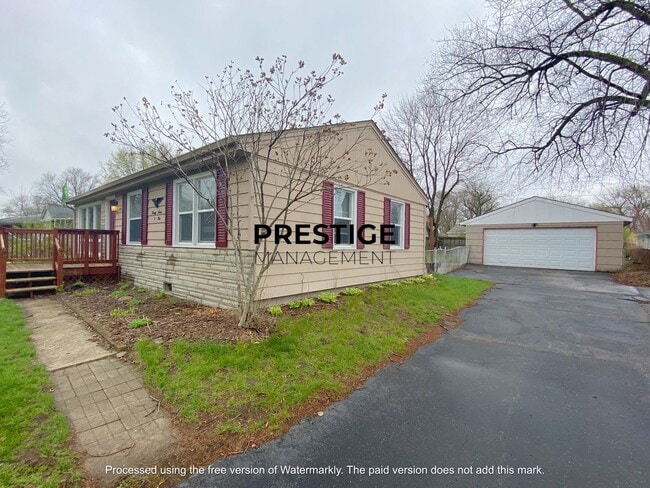 Building Photo - 3 Bedroom Home In Portage